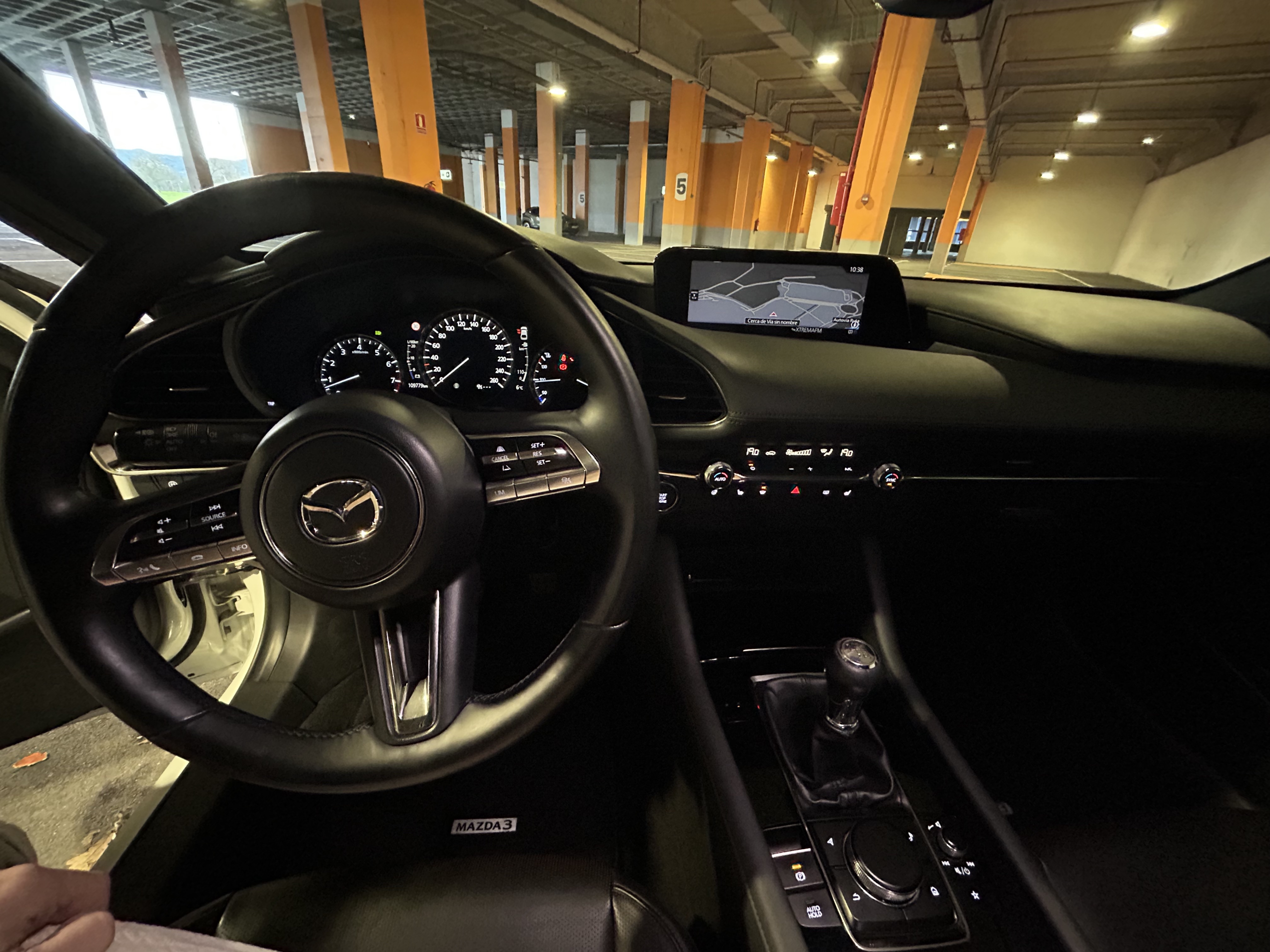 Mazda 3 2.0 Skyactiv-X 180 CV · Acabado LUXURY